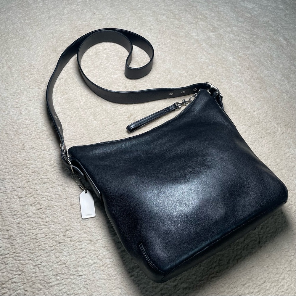 Coach Slim Duffle 9326 in Black - Picture 2 of 13